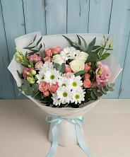 Букет цветов из:  Розы, Лизиантусы и Хризантемы в Жуково