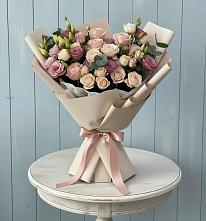 Букет цветов из:  Розы и Лизиантусы в Жуково