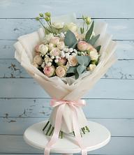 Букет цветов из:  Розы и Лизиантусы в Жуково