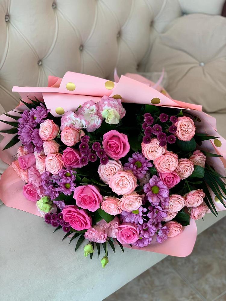 Букет цветов из: Хризантемы, Розы и Лизиантусы в Жуково