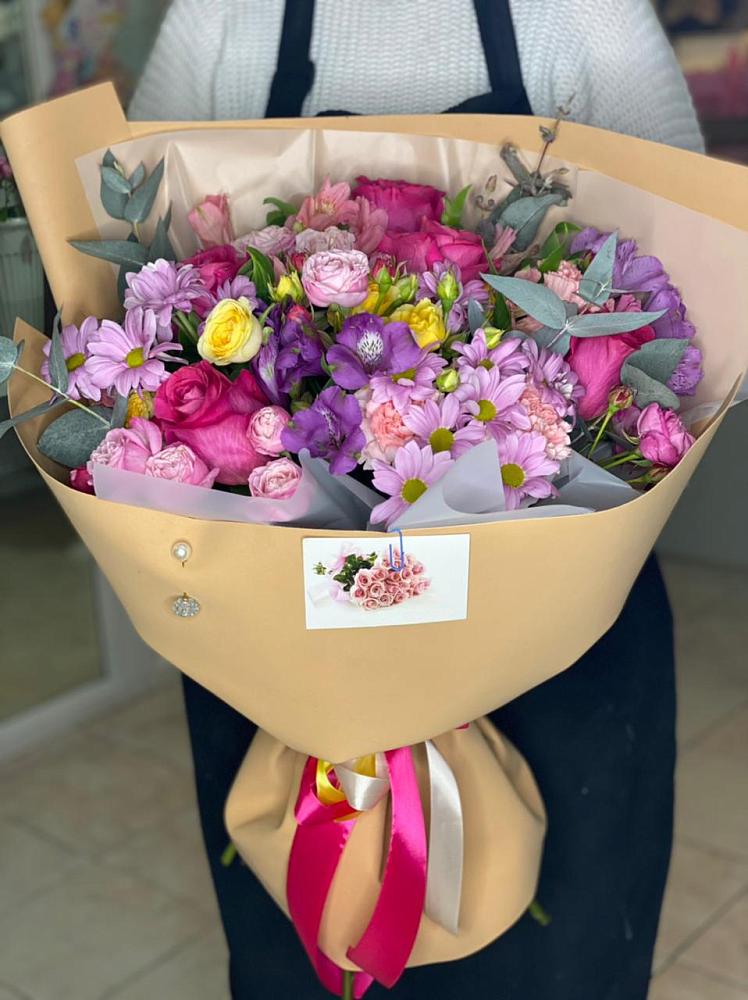 Букет цветов из: Хризантемы, Гвоздики и Альстромерии в Жуково