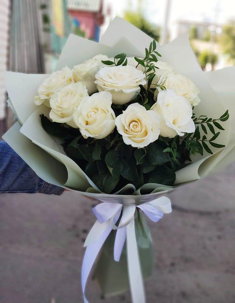 Букет Белые розы Проуд в Жуково