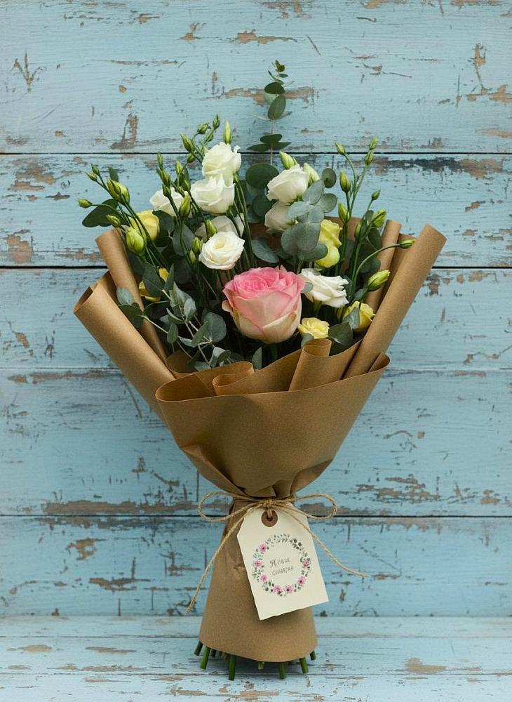 Букет цветов из: Розы и Лизиантусы в Жуково