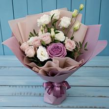 Букет цветов из:  Розы и Лизиантусы в Жуково