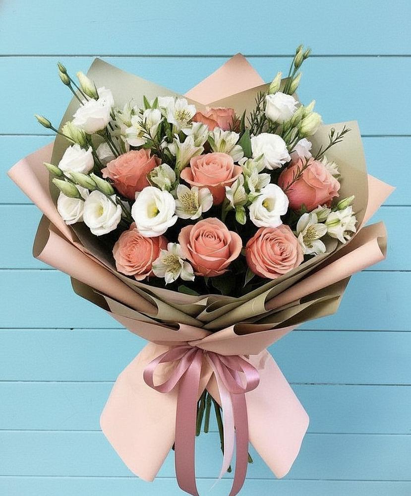 Букет цветов из: Розы, Альстромерии и Лизиантусы в Жуково