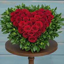 Цветочная композиция из Розы в виде сердца в Жуково