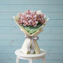 Букет цветов из:  Орхидеи и Розы в Жуково