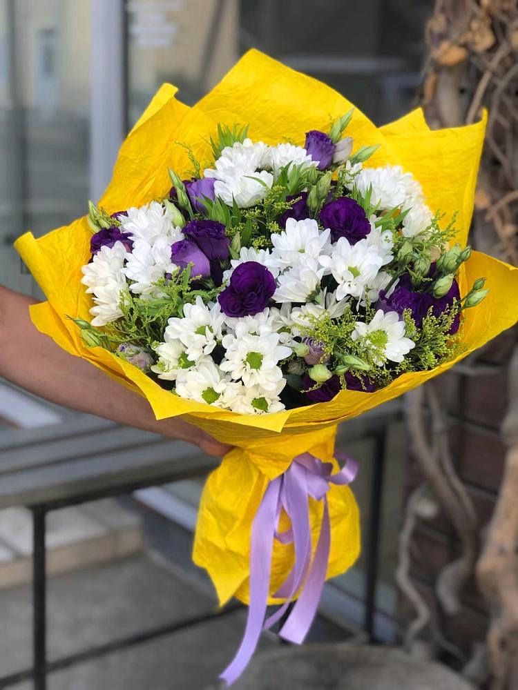 Букет цветов из: Ирисы, Хризантемы и Ромашки в Жуково