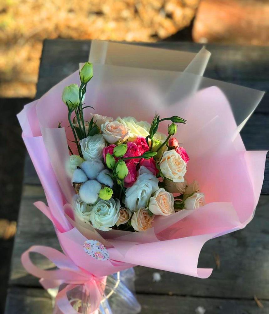 Букет цветов из: Розы и Лизиантусы в Жуково