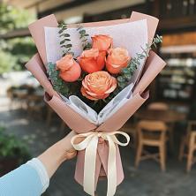 Букет цветов из:  Розы в Жуково