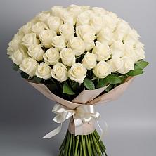 Букет 101 беля роза Белоснежка в Жуково