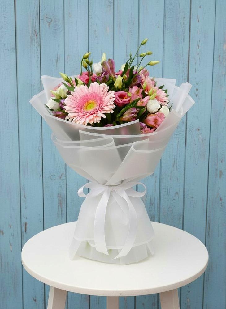 Букет цветов из: Герберы, Альстромерии и Лизиантусы в Жуково