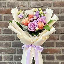 Букет цветов из:  Лизиантусы и Розы в Жуково