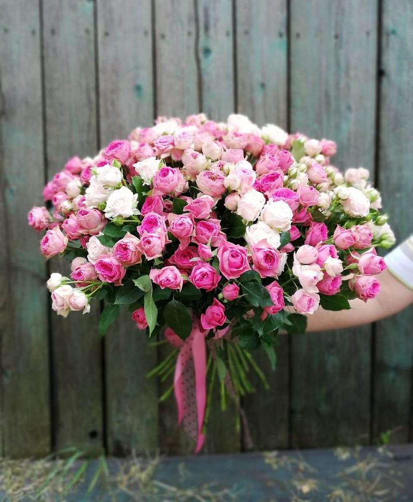 Букет Розовые кустовые розы Натали и Лав Лидия в Жуково