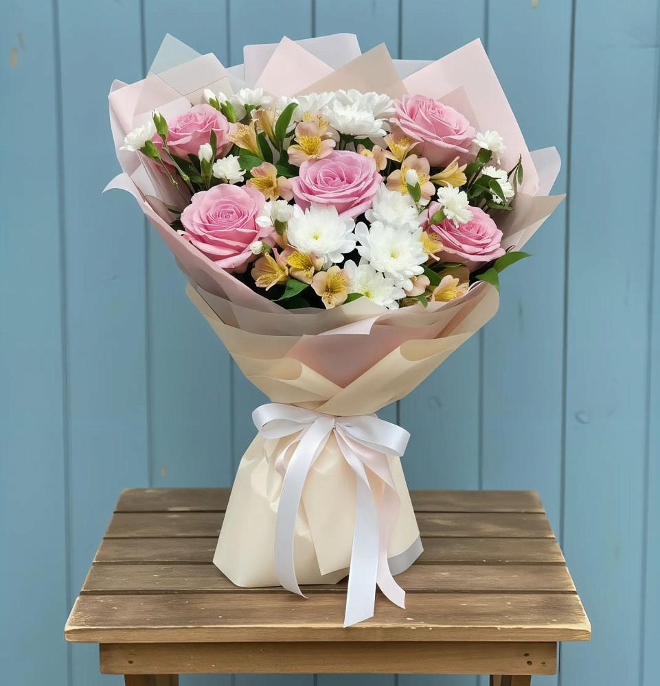 Букет цветов из: Гвоздики, Орхидеи и Розы в Жуково