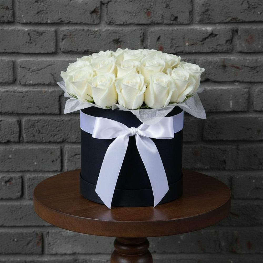 Цветочная композиция из Розы в шляпной коробке в Жуково