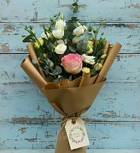 Букет цветов из:  Розы и Лизиантусы в Жуково