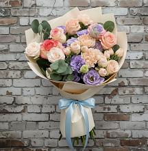 Букет цветов из:  Розы, Лизиантусы и Гвоздики в Жуково