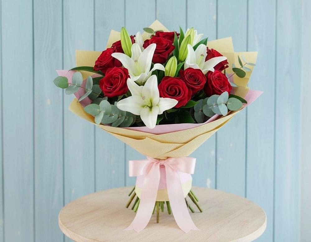 Букет цветов из: Лилии и Розы в Жуково